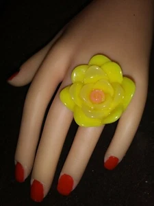 Bold Huge YELLOW LOTUS BLOOM LOOK FLOWER plastic statement ring 8 - Picture 1 of 1