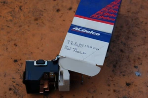 GM ACDELCO HEADLIGHT SWITCH 1995217 OEM NORS D150 6A - Picture 1 of 2