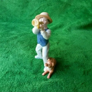 Figurina annuale Bing & Grondahl "Carl che suona la tromba" anno 2010 porcellana 6" - Foto 1 di 6