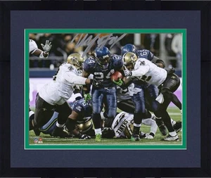 Framed Marshawn Lynch Seattle Seahawks Signed 8" x 10" Beast Quake Run Photo - Picture 1 of 1