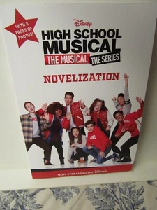 Disney's High School Musical: The Musical The Series "Novelization" Book - Foto 1 di 5