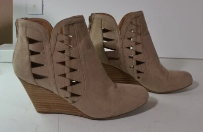 Report Ladies Suede Wedge Booties Heels Size 6M - Image 1 of 3