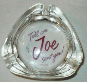 Cenicero triangular de vidrio Joe Camel - NUEVO - Imagen 1 de 1