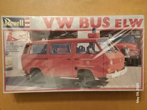 REVELL GERMANY VW BUS ELW FIRE VOLKSWAGEN VANAGON T3 MODEL 1/25 NEW SEALED - Picture 1 of 7