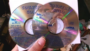 Country Gold, 2 CDs, 80s/90s country hits, like new, 1992, top artists - Picture 1 of 1