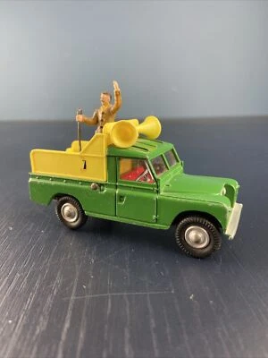 Vintage Corgi Land Rover 109" WB Vote Corgi Electioneering Vehicle Green Yellow - Imagem 1 de 4