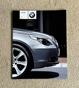 BMW 5er Limousine Auto Showroom Verkaufsprospekt (2003) 520i 530i 530d UK Version - Bild 1 von 5