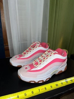 DC Shoes Women’s 7.5 White & Pink – Athletic Footwear - Image 1 of 4