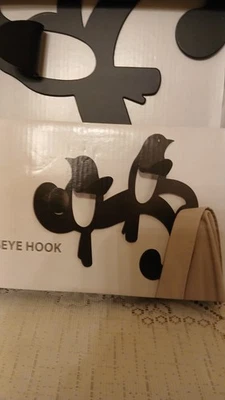 Ganchos de pared para pájaros de metal simples negros nuevos en caja Foto 1 de 4