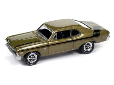 Chevrolet Nova Yenko Deuce 1970 - modelo verde 1:64 - Johnny Lightning JLMC034B Foto 1 de 2