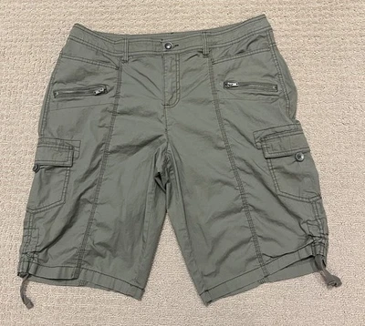 Style & Co. Women's Elastic Waist Zipper Bermuda Cargo Shorts | Green | Size 12 - Image 1 of 4