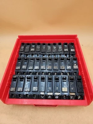 LOTE DE 30 DISYUNTORES GE General Electric THQB. THQB1115, THQB1120 THQB1130 Foto 1 de 4