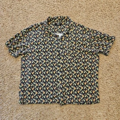 Camisa Stussy Para Hombre Pequeña Cachemira Manga Corta Viscosa Rayón Cuadrada Ver Medidas Foto 1 de 4