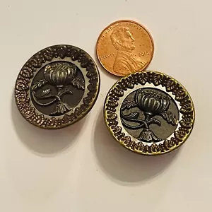 2 antichi quadri fioriti ottone stampato bottone scintillante sfondo smaltato 1" - Foto 1 di 3