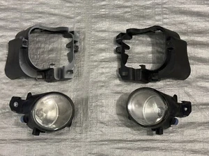 2014 2015 2016 Nissan Versa Note front fog lights LEFT & RIGHT 261559B91C OEM - Picture 1 of 15