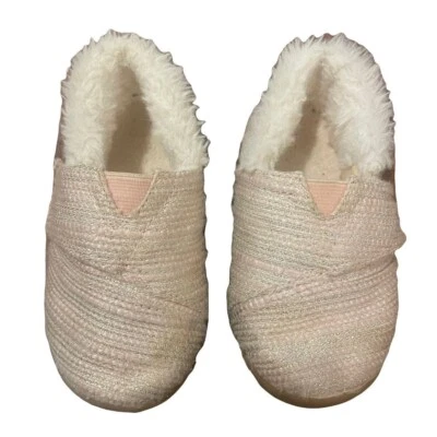 Tom's Pink & Silver Glitter With Faux Fur Comfy Slippers Toddler Girl Size 7 - Image 1 of 4