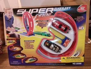 Super Cyclone Car Flyer Set - Picture 1 of 2