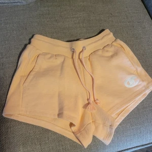 Champion Sweatshorts Damen Small Peach Reverse Weave Logo Gym Training Ladies - Bild 1 von 4