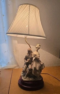 Lámpara de mesa Florence Giuseppe Armani figuras elegantes con pantalla funcionando - Imagen 1 de 24