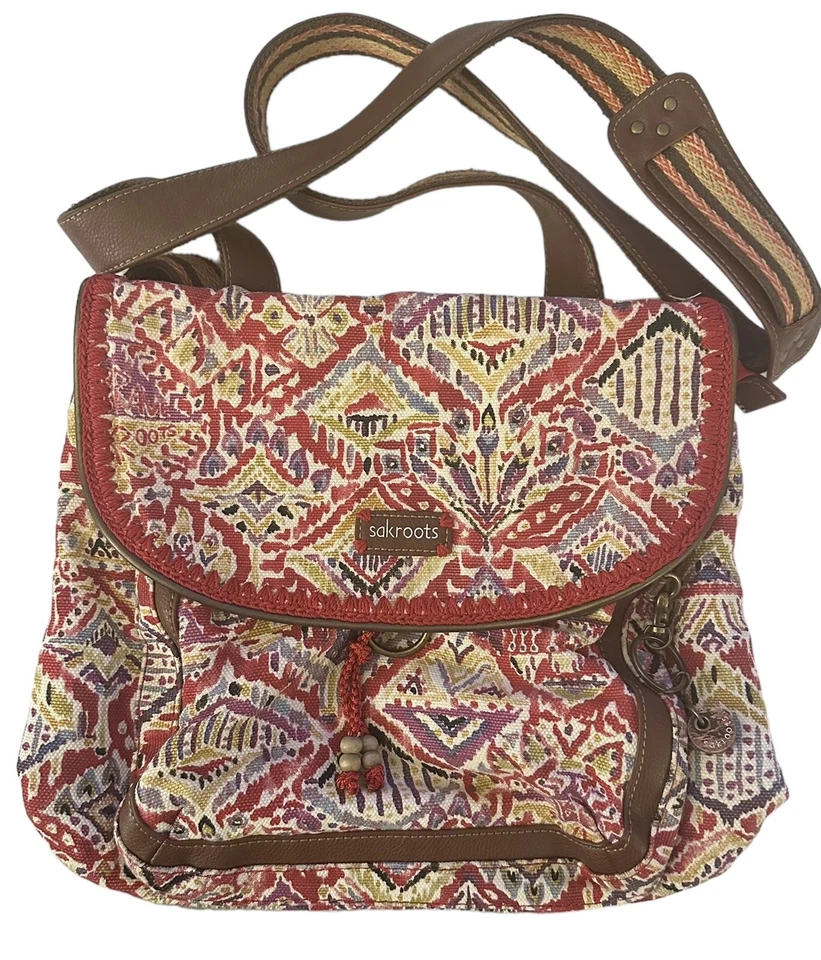 Mochila/cartera bandolera floral roja olímpica Sakroots, bolso -sin evidencia de desgaste- Foto 1 de 4