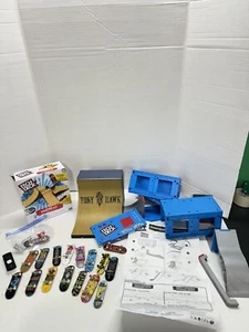 Spin Master TECH Deck Boards und Rampe Lot Starter Tony Hawk Rampe Sk8 Container - Bild 1 von 24