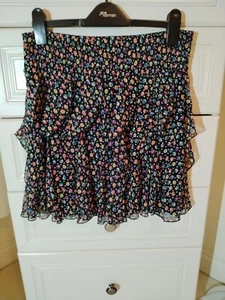 Red Herring size 10 skirt, daisy pattern with added 'wings' - Picture 1 of 3