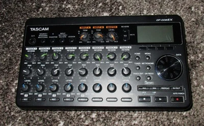 ¡Grabadora digital de 8 pistas TASCAM DP-008EX! Con fuente de alimentación. Foto 1 de 2