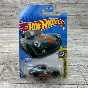Porsche 356 Outlaw GULF 2021 Hot Wheels Super Treasure Hunt STH con protector - Imagen 1 de 12