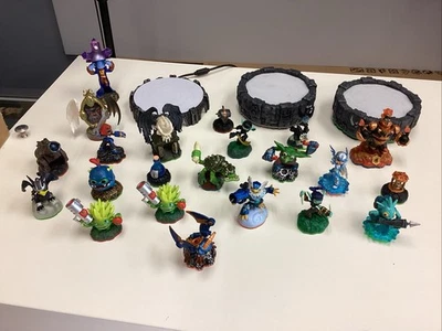 Lote De 22 Figuras Skylanders con 3 Portales De Poder Nintendo Wii Xbox 360 One Juego Foto 1 de 4