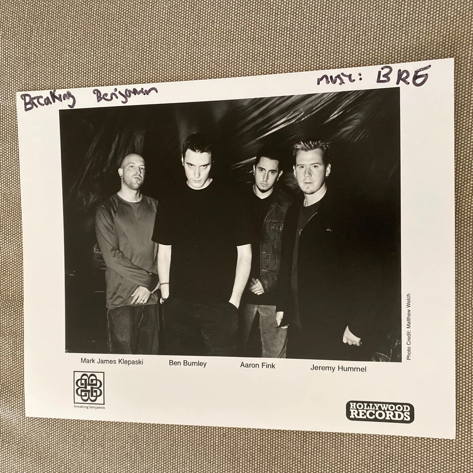 Foto de prensa Breaking Benjamin 8x10”. Foto 1 de 1