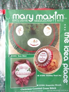Mary Maxim Teddies Christmas Tree skirt X stitch kit complete NEW - Picture 1 of 7
