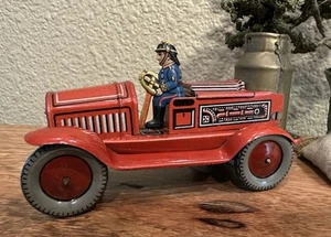 Vintage ARNOLD Tin Litho Wind-Up Fire Pumper Truck Made in Western Germany WORKS - Picture 1 of 8