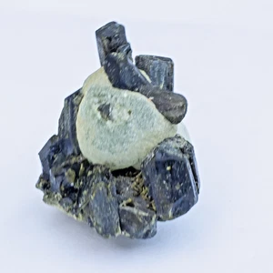 Epidote, Prehnite: Bendoukou, Andare Dist., Kayes Region, Mali - Picture 1 of 3