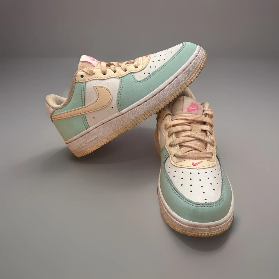 Nike Air Force 1 GS Jade Hielo Guava Hielo Tenis Zapatos Juveniles Talla EE. UU. Talla 12.5 niños Foto 1 de 4