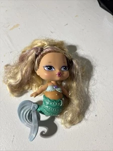 Muñeca Bratz Babyz Sirena Chloe Pequeña Figura Bebé Cabello Rubio y Púrpura - Imagen 1 de 3