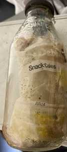 (1) 1980’s Glass 32 Oz Gatorade Bottle Vintage Little Debbie Wrappers Inside - Picture 1 of 10