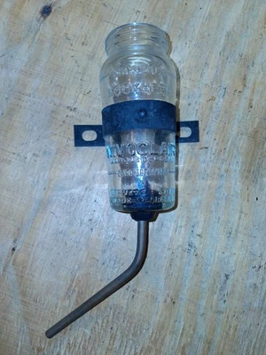 Old School Cool Renault 8 Master Cylinder Depósito Foto 1 de 4