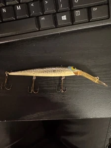 Silver Blackback Spoonbill Jerkbait - Picture 1 of 6