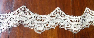DENTELLE CHANTILLY DE CALAIS-CAUDRY TISSEE EN FRANCE 5cm ENTRE DEUX FICELLE - Picture 1 of 2