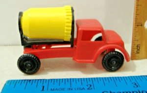 VINTAGE~ PLASTIC CEMENT MIXER~ WATTATOYS~MADE IN U.S.A. - Picture 1 of 8