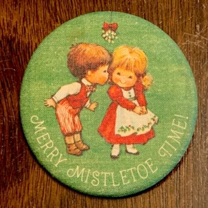 Vintage Hallmark Card Pinback Button Merry Mistletoe Time Christmas Children  - Picture 1 of 2
