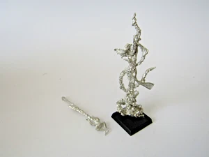 A24 WARHAMMER DARK ELVES ARMY - SUPREME SORCERESS OOP METAL - Picture 1 of 2