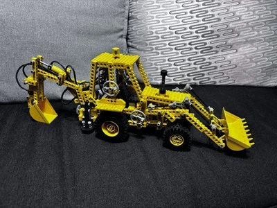 LEGO 8862 TECHNIC Schaufelbagger pneumatisch mit Frontlader - Bild 1 von 4