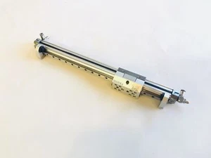 Festo Pneumatik Linearzylinder Linearantrieb DGPL-8-200-P-A-KF-B - Bild 1 von 3