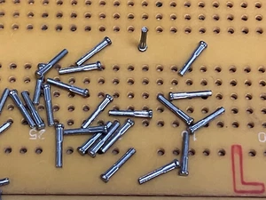6,8 mm VERO Prototyping Klemmenstift 18-0223 einseitig verzahnt 1,02 mm Loch - Bild 1 von 3