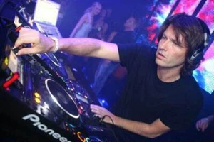 Hernan Cattaneo Live Audio & Video House DJ-Sets 128GB USB SPECIAL (2001 - 2025) - Foto 1 di 10