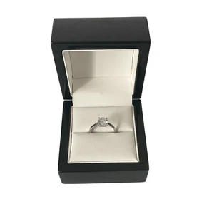 Elegant 9ct White Gold Classic Solitaire Created Diamond Ring Size O - Gift Box - Picture 1 of 5
