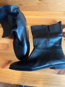 Black leather short boots. Lands End. Size 5. Brand new - Picture 1 of 8