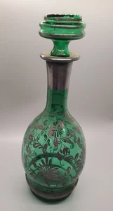 BOTELLA PARA SERVIR LICOR JARRA VINTAGE CON REFLEJOS PLATEADOS SOBRE VIDRIO VERDE - Imagen 1 de 14