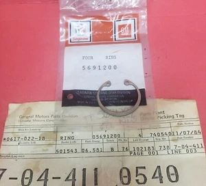 1963-1982 Corvette Power Steering Assist Cylinder BALL STUD CLIP RING *NOS GM* - Picture 1 of 2